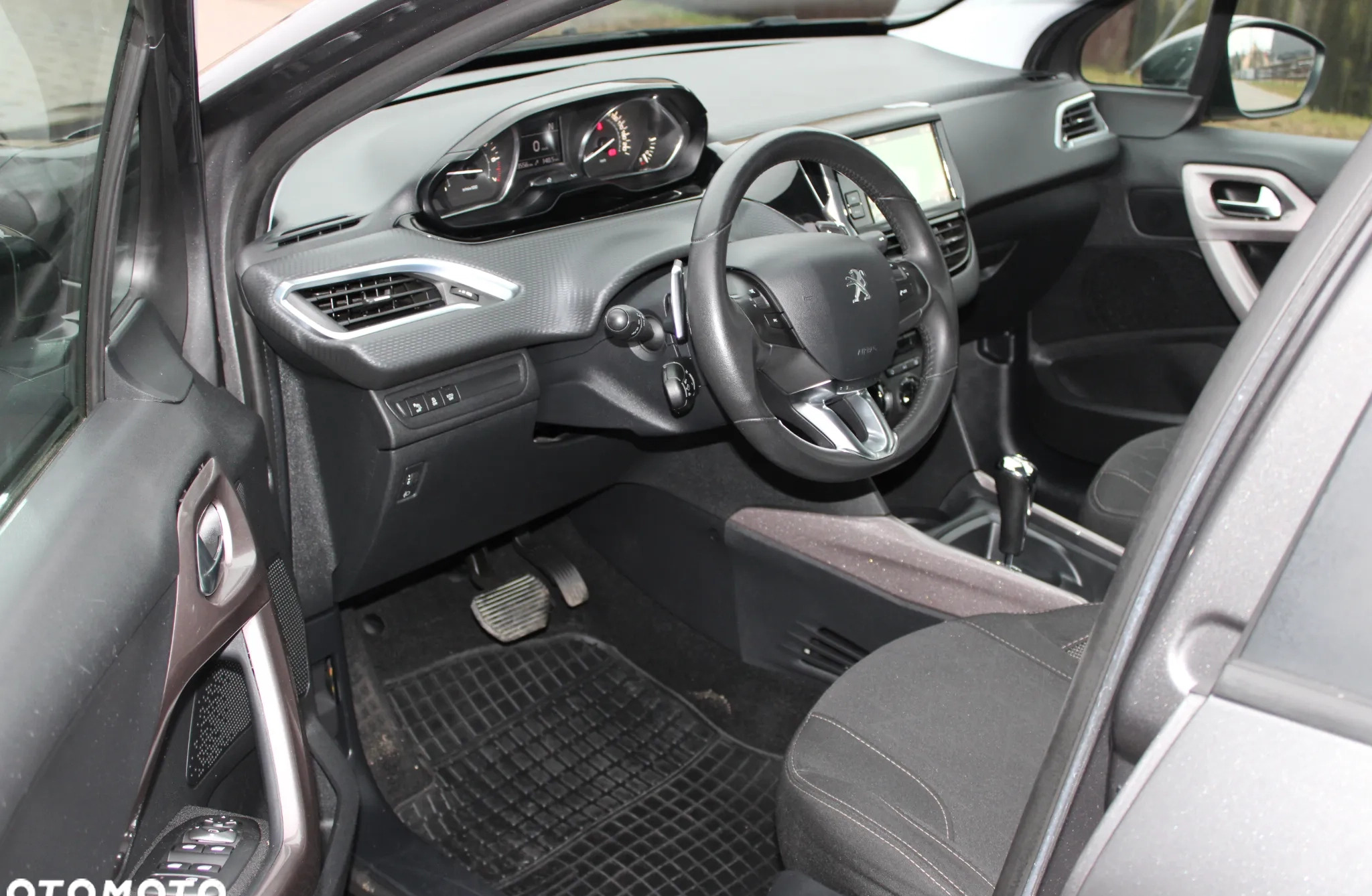 Peugeot 2008 cena 30900 przebieg: 142367, rok produkcji 2015 z Skoki małe 56